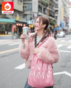 Preaw Tussaneeya-hotlive