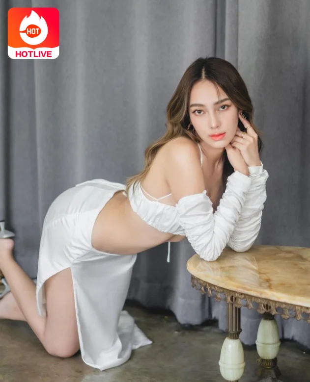 Preaw Tussaneeya Karnsomnut (ทัศนียา การสมนุช). Thai famous actress in the world 2023 2 - UFLive Preaw Tussaneeya-hotlive