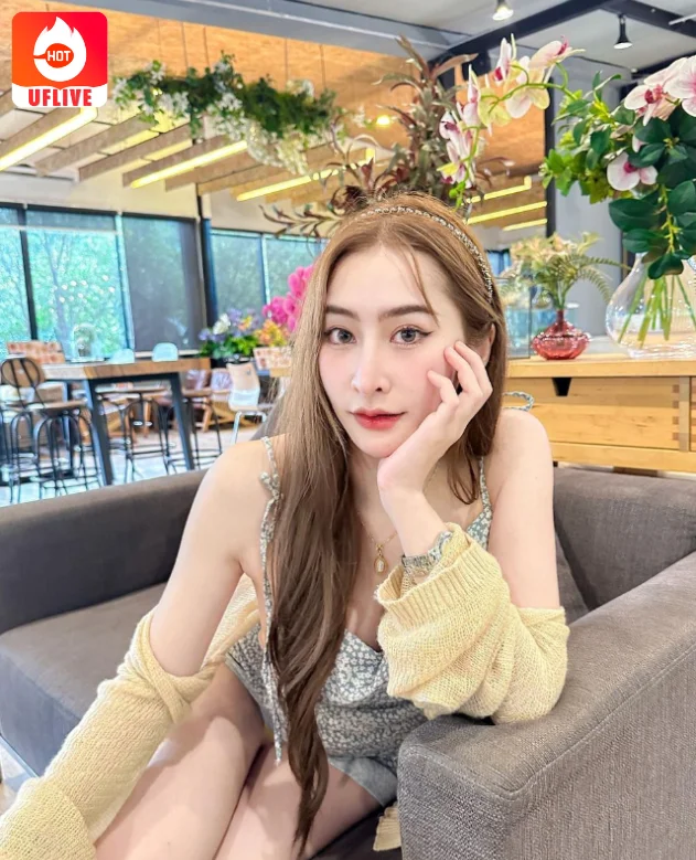 พลอย สุภาพิช-uflive